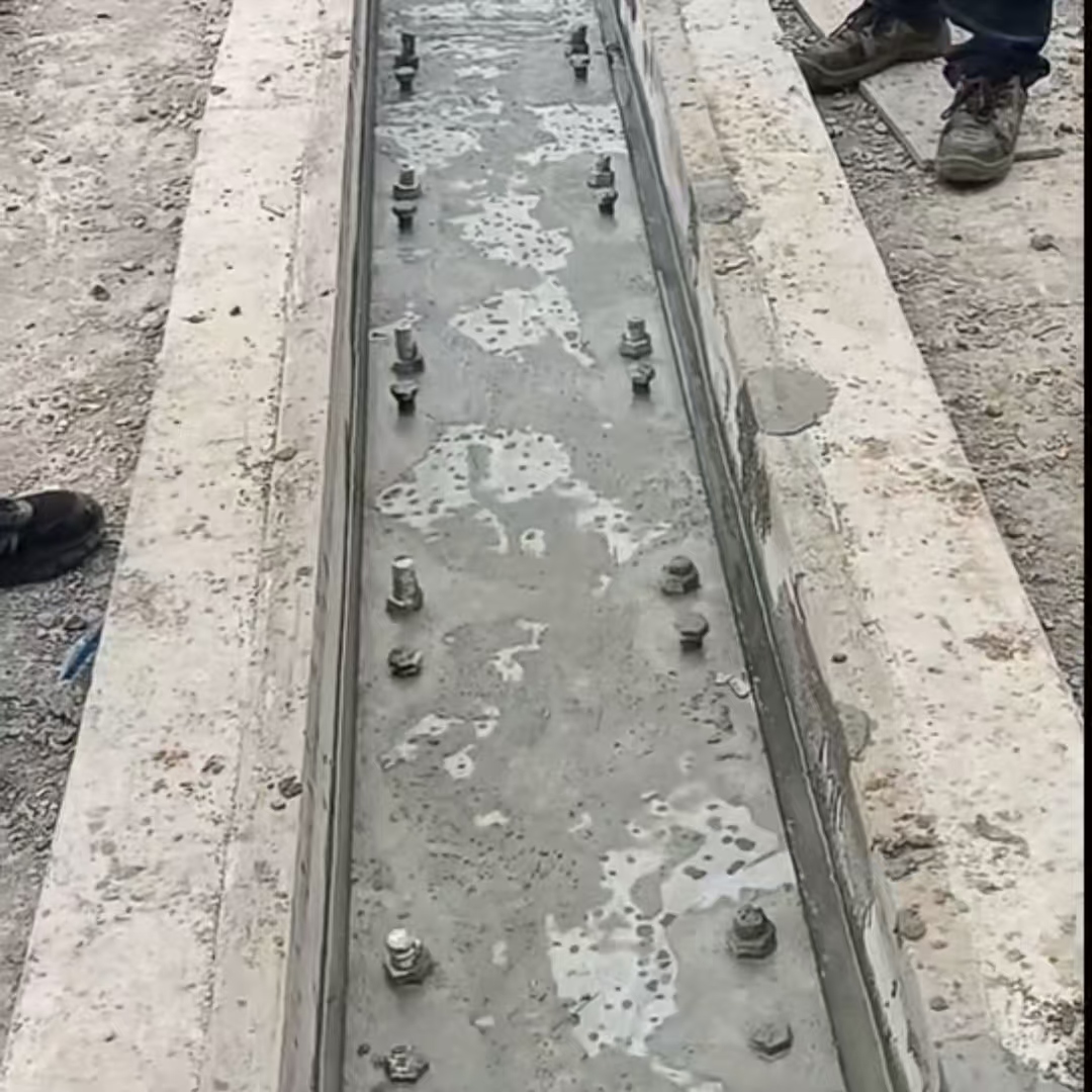 麻章港口码头起重机龙门吊重型机械设备稳固用早强快凝轨道胶泥